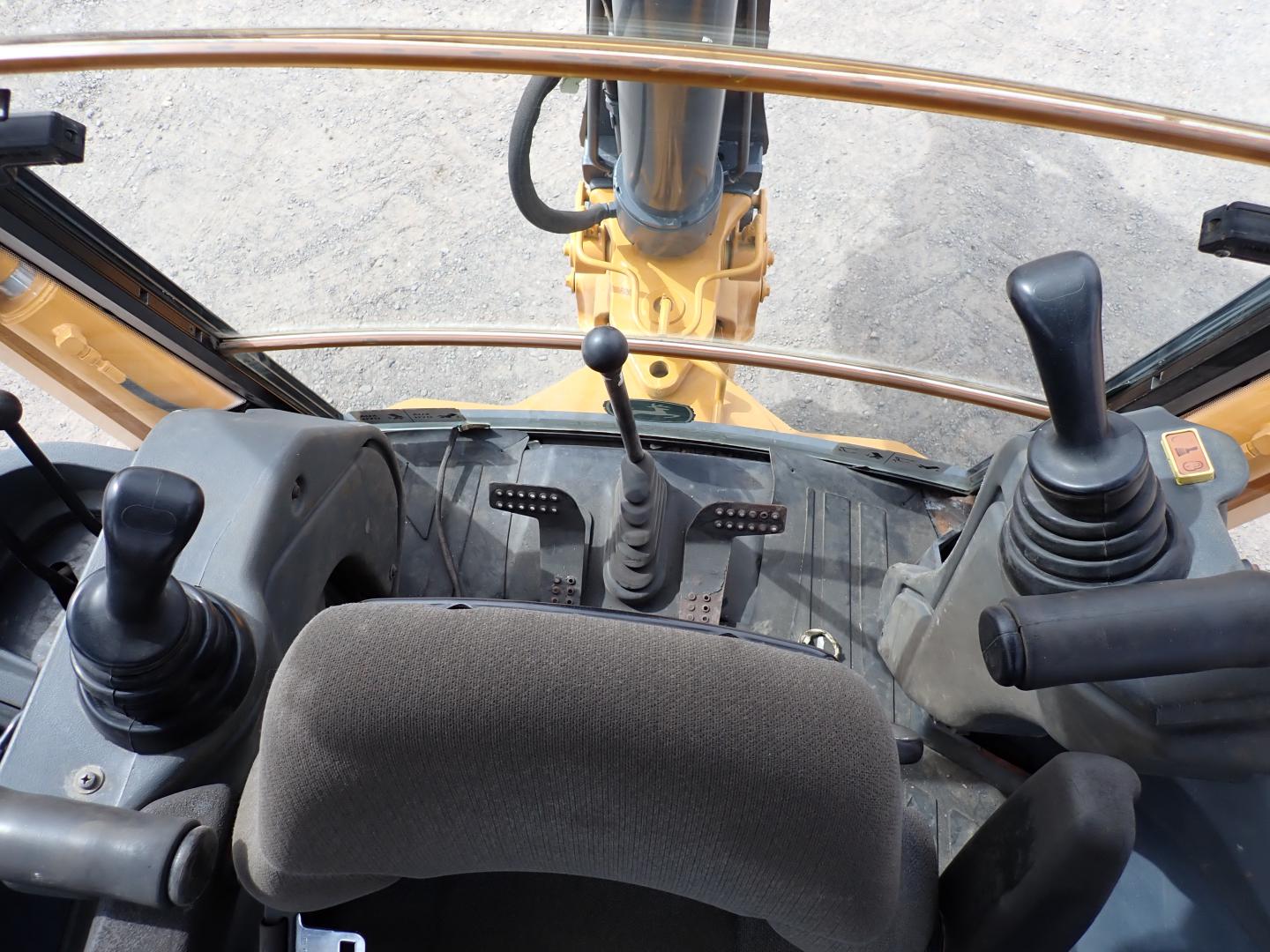 ./imagenes/INVOICE/2019/16070/RETROEXCAVADORA JOHN DEERE_410J (1).JPG